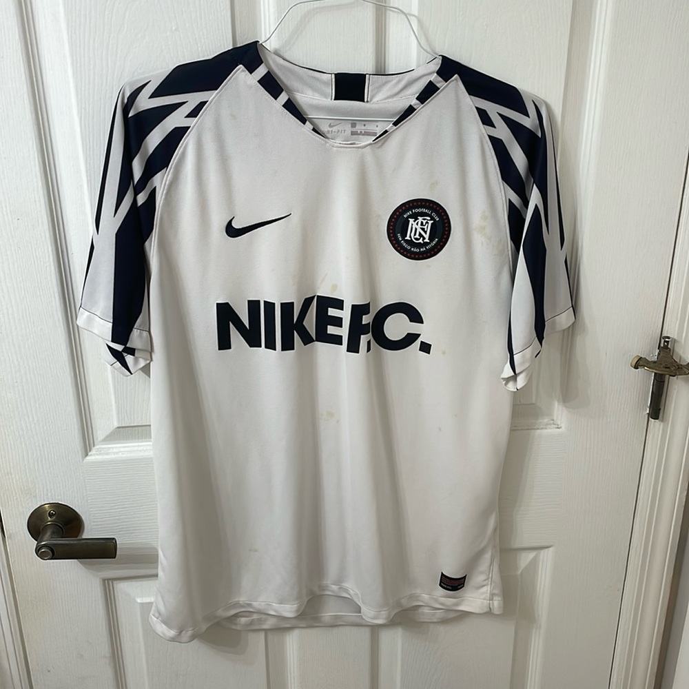 Nike football club soccer jersey nike f.c. large